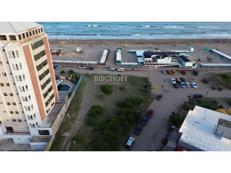 EXCELENTE TERRENO MULTIFAMILIAR - HOTELERO. FRENTE AL MAR - 3