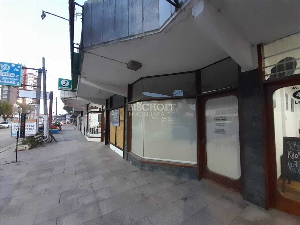 EXCELENTE LOCAL COMERCIAL, SOBRE AVENIDA BUENOS AIRES — foto 2