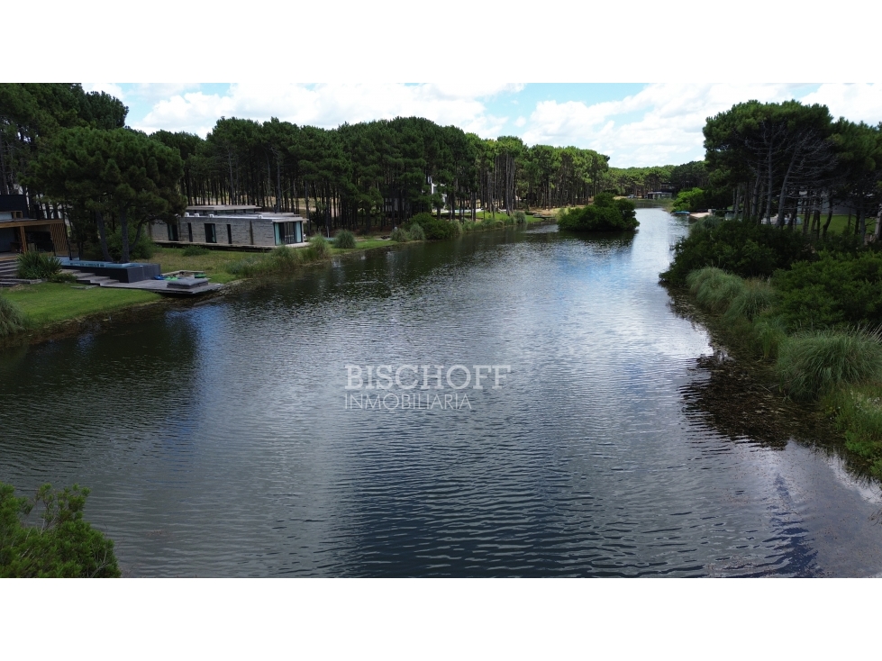 VENTA DE LOTE SOBRE 3ER LINEA DE MAR EN VILLAROBLES - 5
