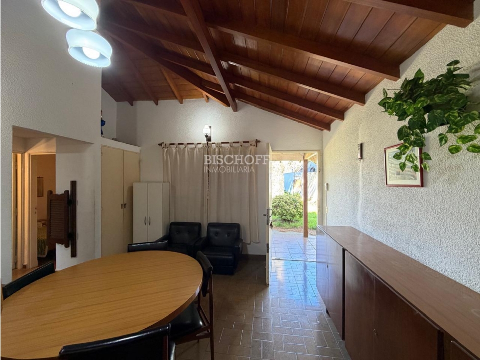 CASA DE 4 AMBIENTES A DOS CUADRAS DEL MAR, ZONA SUR - 2