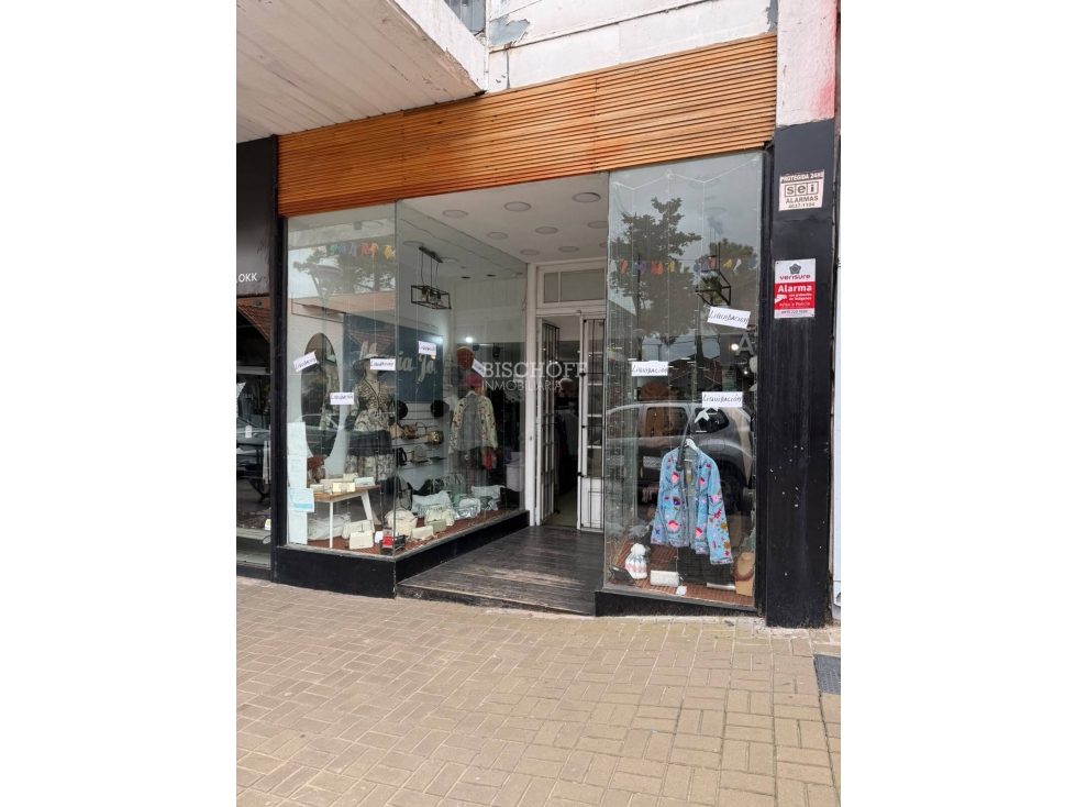 LOCAL EN ALQUILER, EXCELENTE UBICACION, PLENO CENTRO, VILLA GESELL - 1