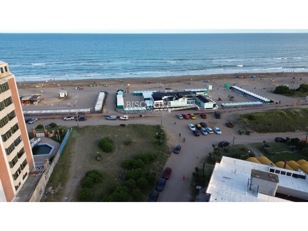 EXCELENTE TERRENO MULTIFAMILIAR - HOTELERO. FRENTE AL MAR - 4