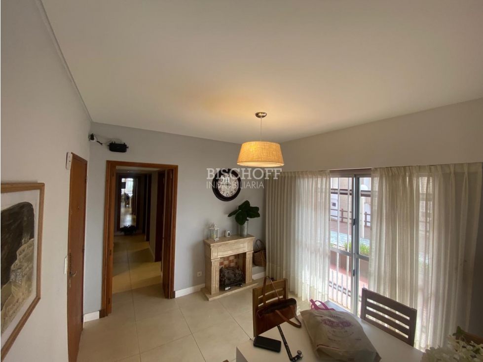 EXCELENTE DEPARTAMENTO DE 4 AMBIENTES FRENTE AL MAR CON COCHERA — foto 3
