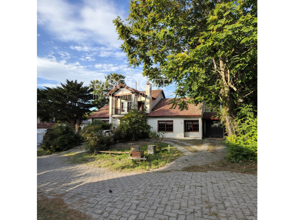 CASA EN PH 4 AMBIENTES, TODOS LOS SERVICIOS. — foto 2