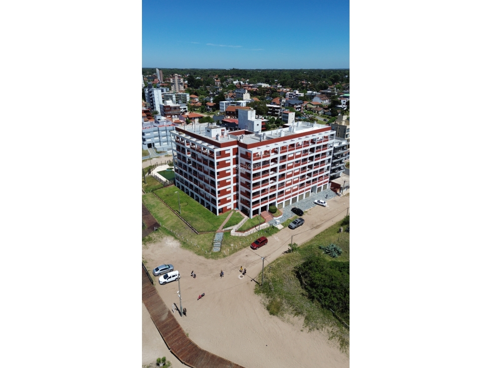 DEPARTAMENTO 4 AMBIENTES, FRENTE AL MAR. BALCON TERRAZA, VISTA AL MAR! — foto 2