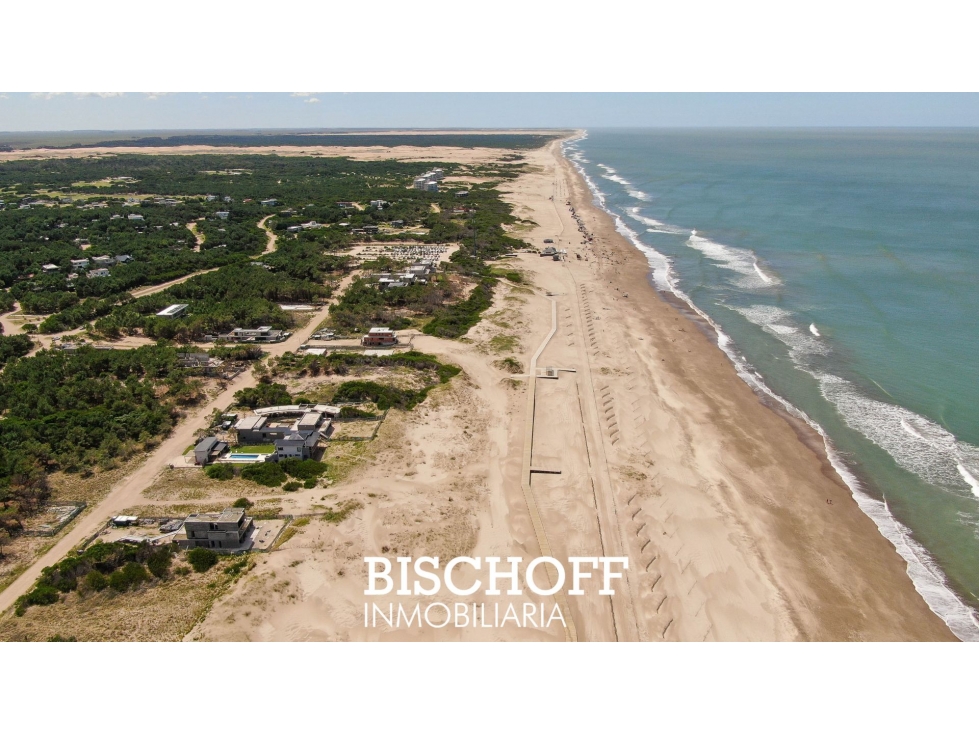VENTA DE LOTE EN COSTA ESMERALDA - 2