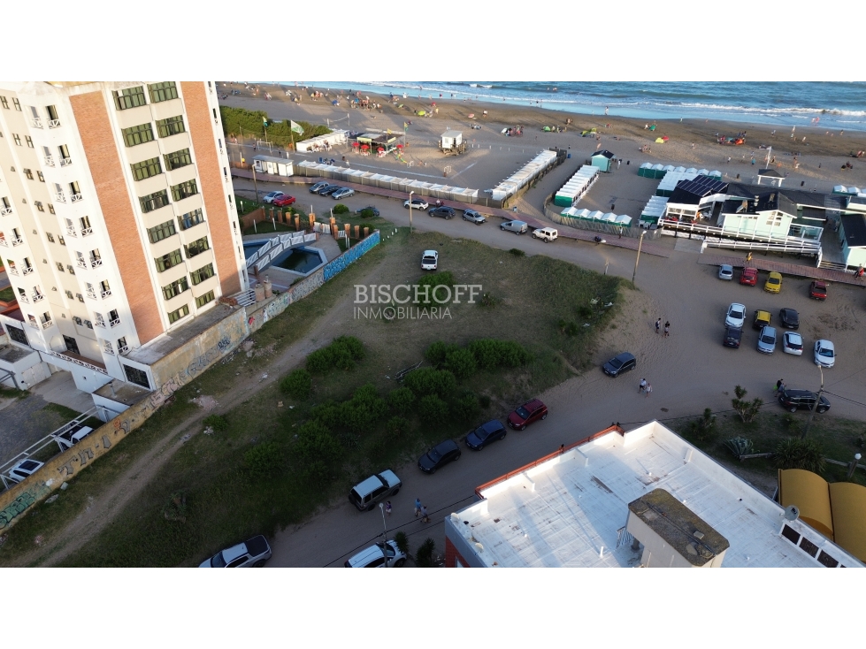 EXCELENTE TERRENO MULTIFAMILIAR - HOTELERO. FRENTE AL MAR - 5