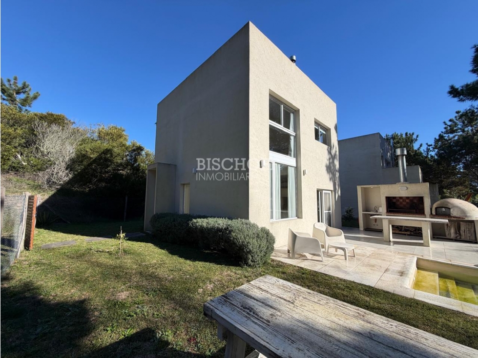 EXCELENTE CASA DE 4 AMBIENTES, LAS GAVIOTAS - 2