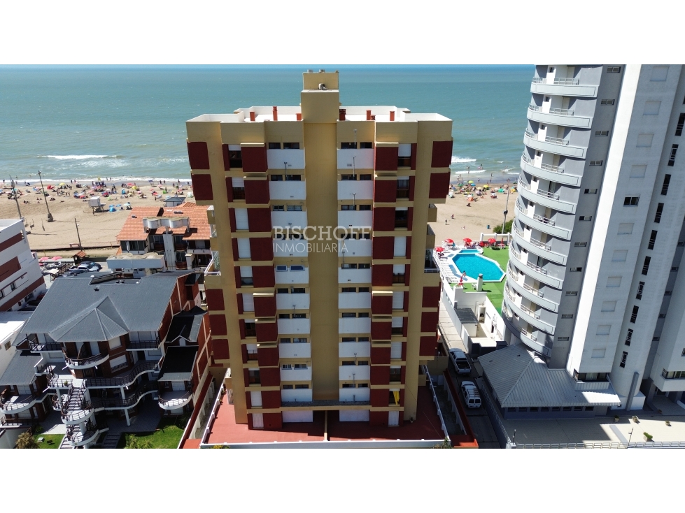DEPARTAMENTO DE 2 AMBIENTES CON VISTA AL MAR Y COCHERA