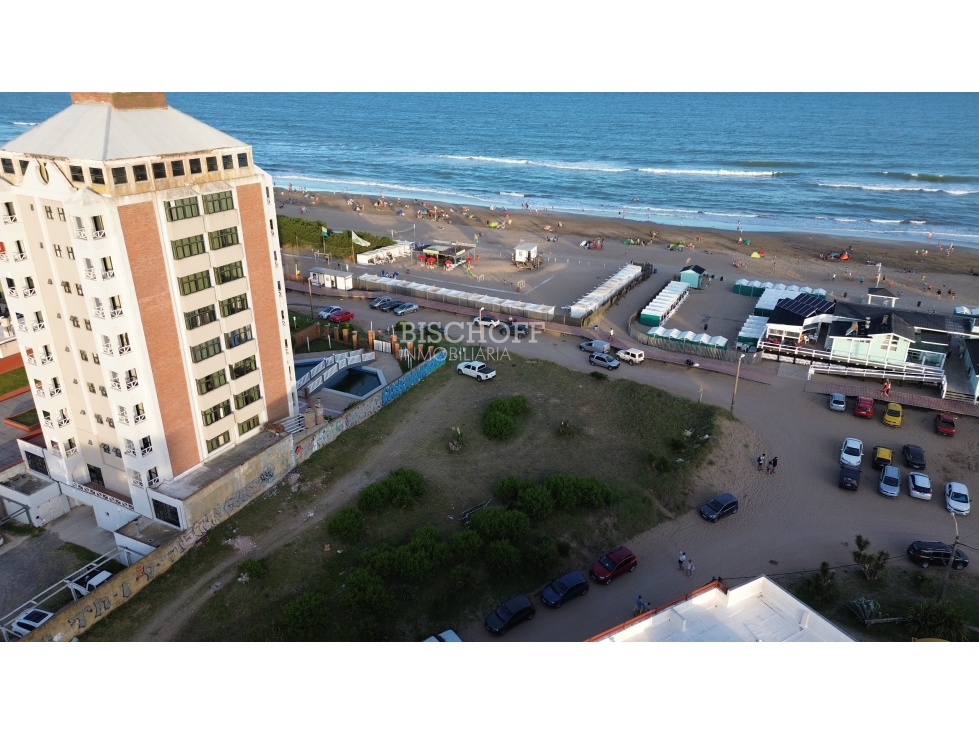 EXCELENTE TERRENO MULTIFAMILIAR - HOTELERO. FRENTE AL MAR - 6