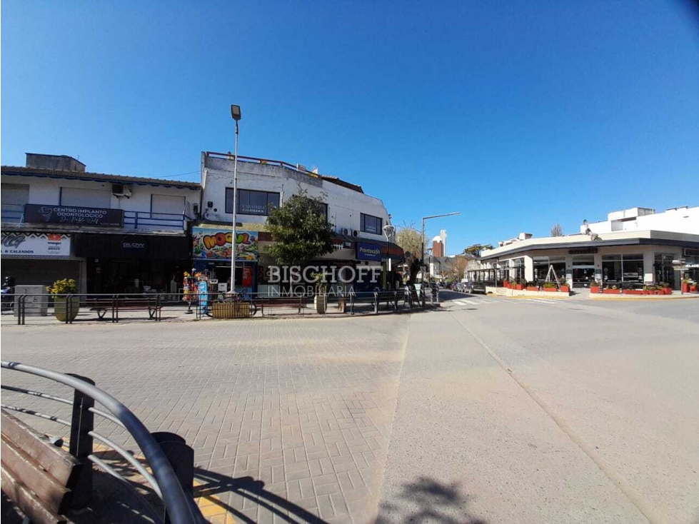 LOCAL EN VENTA PLENO CENTRO COMERCIAL DE VILLA GESELL - 3