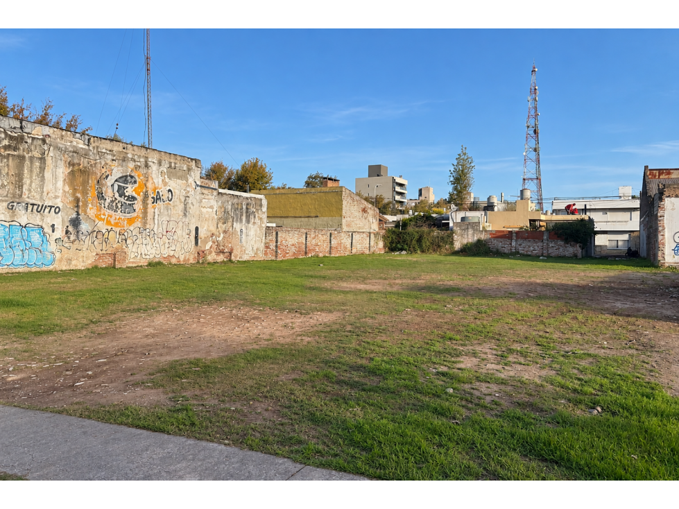 Terreno Céntrico en Venta - 3
