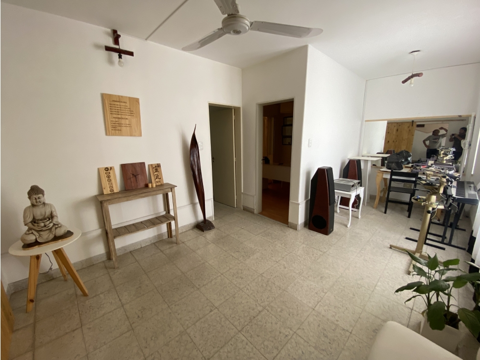 CASA EN VENTA - 3 HABITACIONES - 5