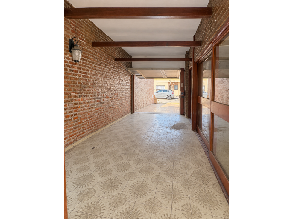Casa en Venta - 3 dormitorios - Centro - 6