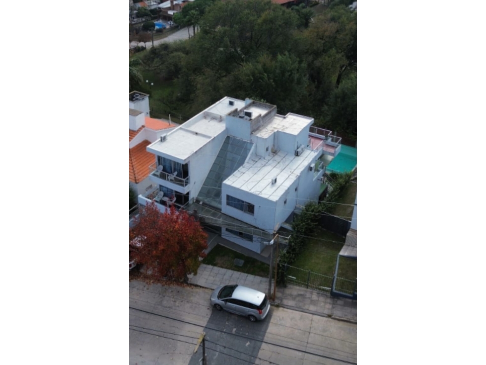 Importante propiedad a la venta en Carlos Paz - 1