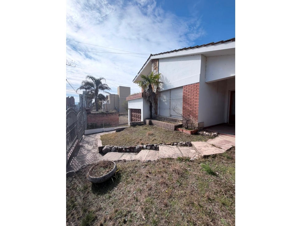 CASA CENTRICA EN VILLA CARLOS PAZ - 2