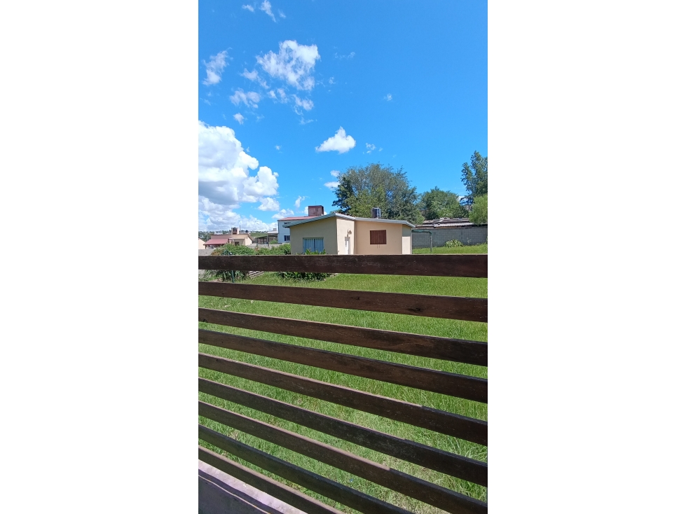OPORTUNIDAD INVERSION CASA CON GRAN TERRENO — foto 3