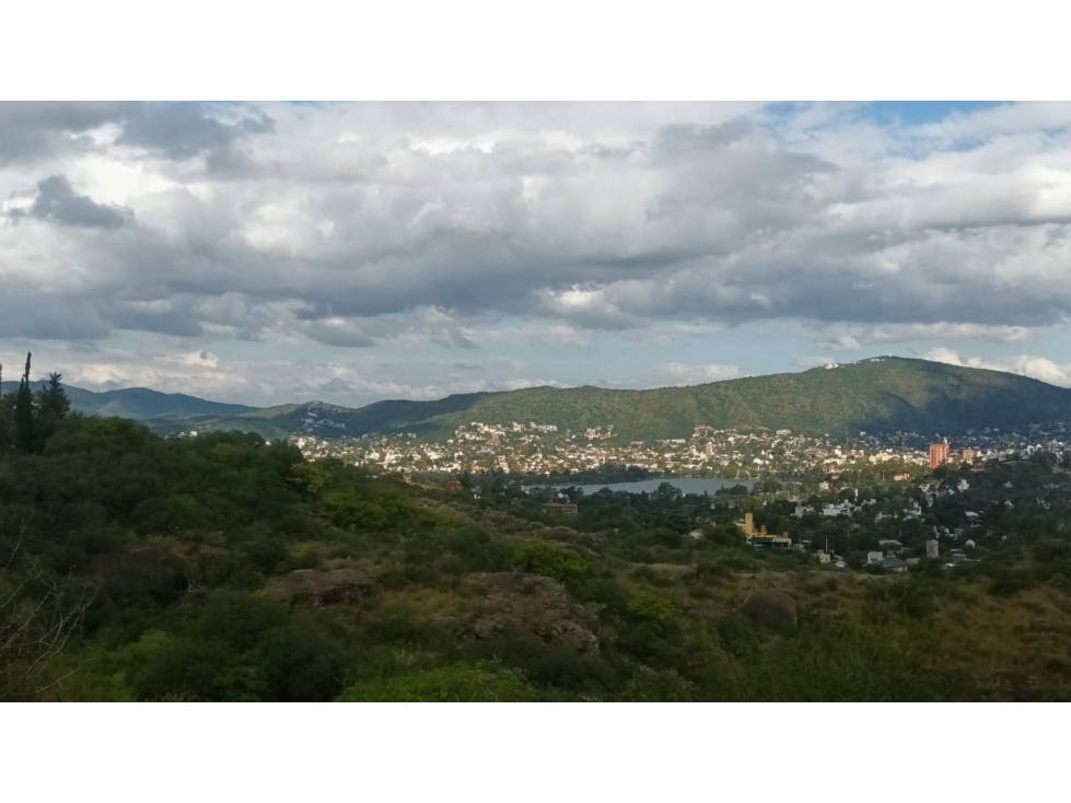Casa con INCREIBLE VISTA AL LAGO - 2