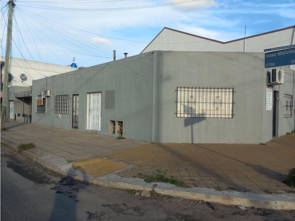 CASA CON DEPARTAMENTOS, MALVINAS Y SARRACHAGA — foto 3