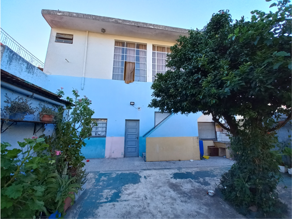 CASA CON DEPTO Y LOCAL ...CALLE LASCANO — foto 3