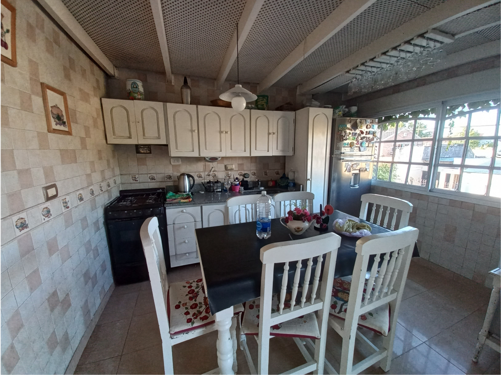 CASA Y DEPTO CALLE TORQUINS - 3