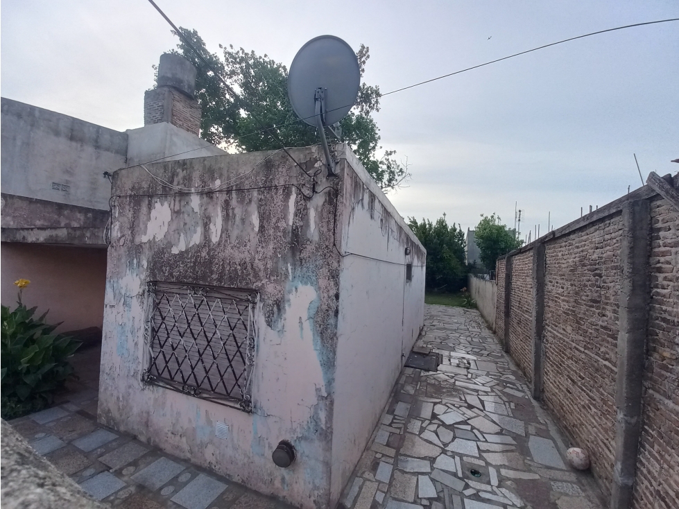 CASA EN RAFAEL CASTILLO — foto 2