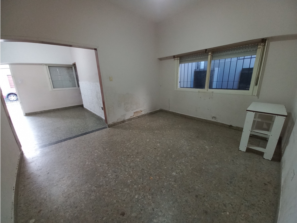 CASA CON DEPARTAMENTOS, MALVINAS Y SARRACHAGA — foto 6