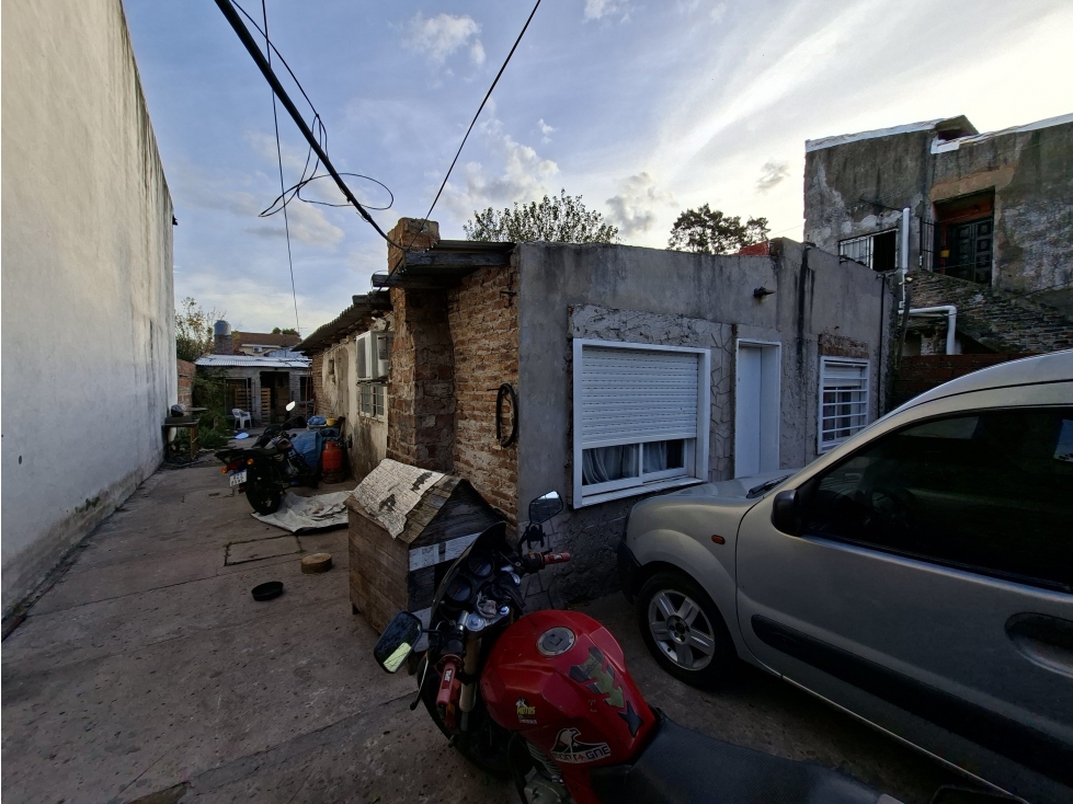 CASA FRENTE Y FONDO. CALLE CETIGNE - 2