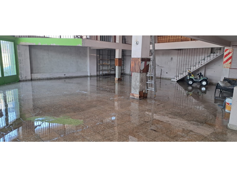 2 LOCALES Y DEPTOS EN PLANTA ALTA - 3
