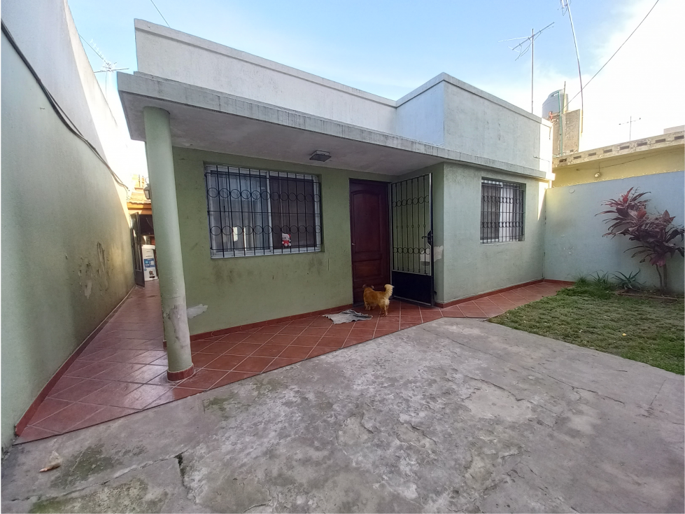 CASA Y DEPTO. EN CASANOVA CENTRO