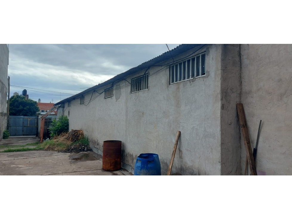 GALPON SOBRE 2 LOTES - 5