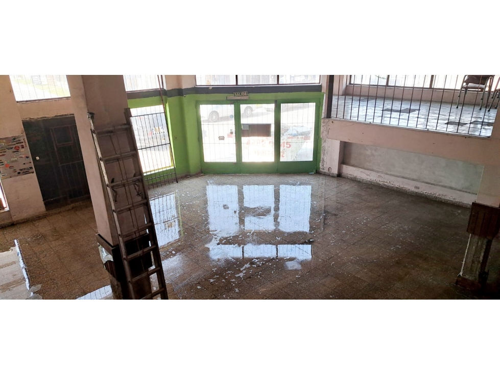 2 LOCALES Y DEPTOS EN PLANTA ALTA - 4
