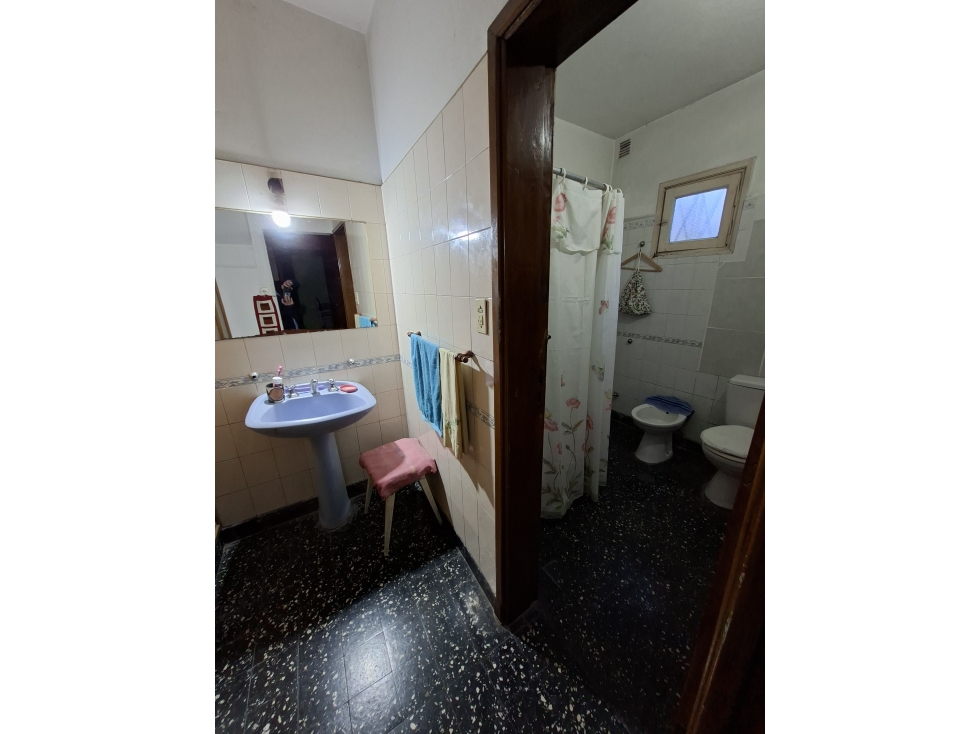 CASA Y 2 DEPTOS. CALLE D. ALIGHIERI - 5