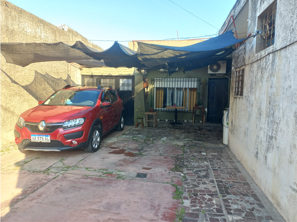 CASA CON LOCAL CALLE CANADA - 2