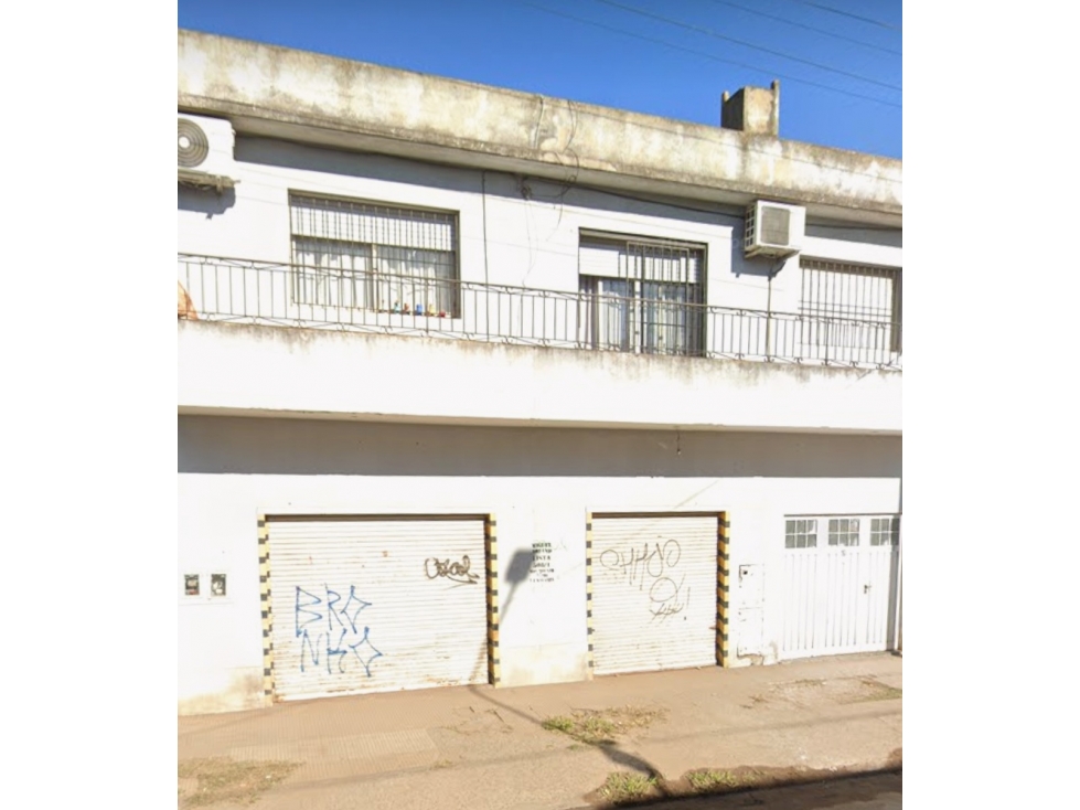2 VIVIENDAS CON LOCAL SOBRE CARLOS CASARES - 2