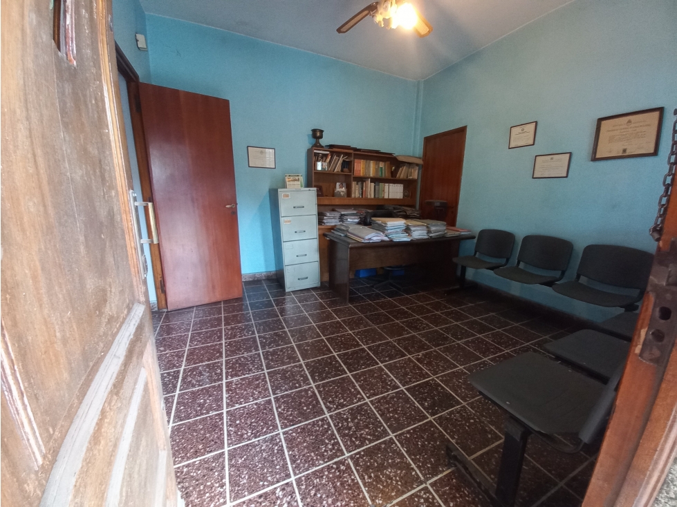 CASA CON LOCAL, ZINNY Y BELLA VISTA — foto 4
