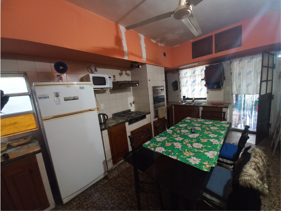 CASA CON DEPTO calle Fitz Roy - 5
