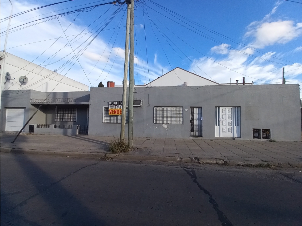 CASA CON DEPARTAMENTOS, MALVINAS Y SARRACHAGA