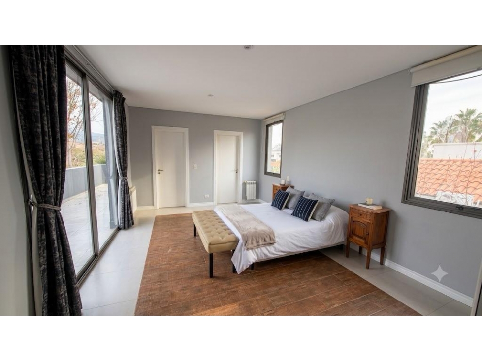 Venta casa 4 dormitorios en Godoy Cruz Barrio Palmares - 5