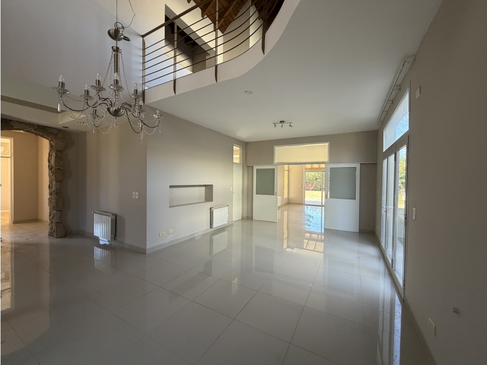 Alquiler Casa 4 dormitorios Lujan de Cuyo con Amenities - 1