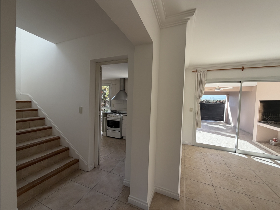 Alquiler Duplex 3 ambientes en Lujan de Cuyo - 2