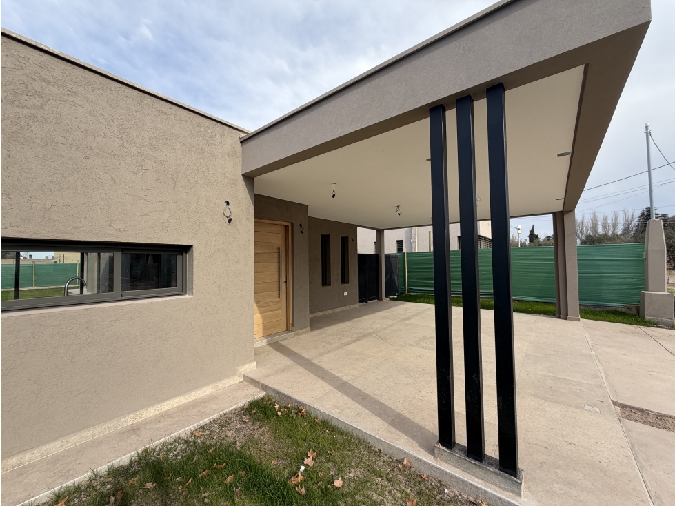Venta casa 4 ambientes en Lujan de Cuyo