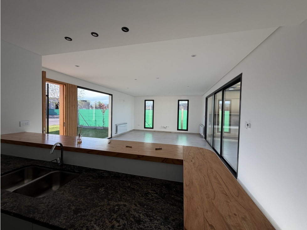 Venta Casa 4 ambientes en Lujan de Cuyo — foto 2