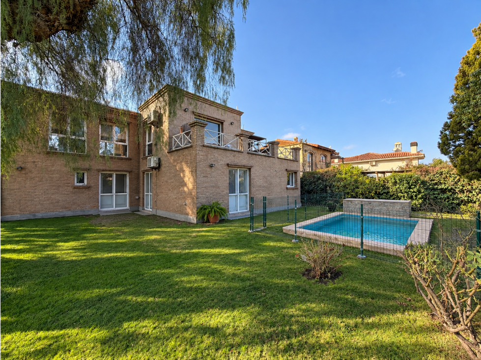 Venta casa con Amenities en barrio privado Guaymallén - 1