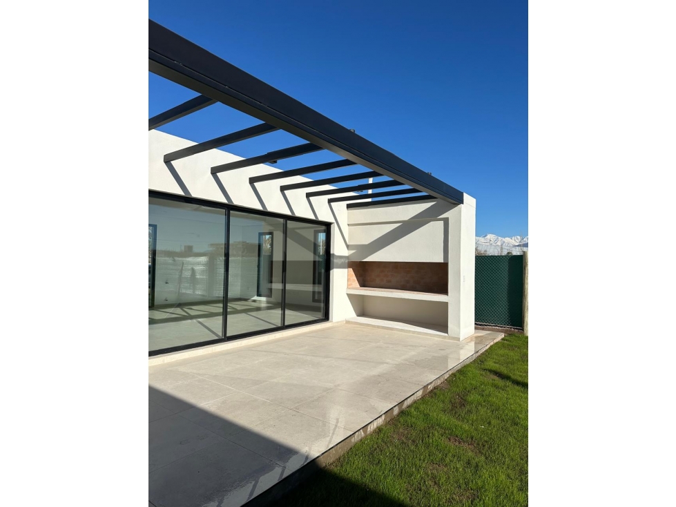 Venta Casa 4 ambientes en Lujan de Cuyo - 4