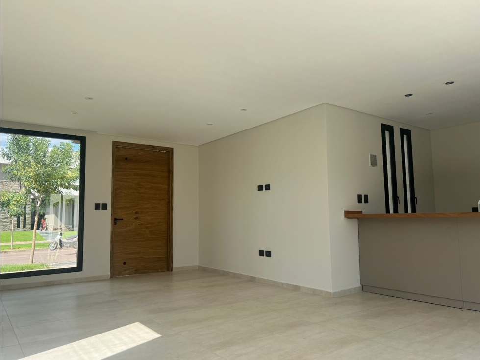 Venta casa 4 ambientes en Maipú - 2