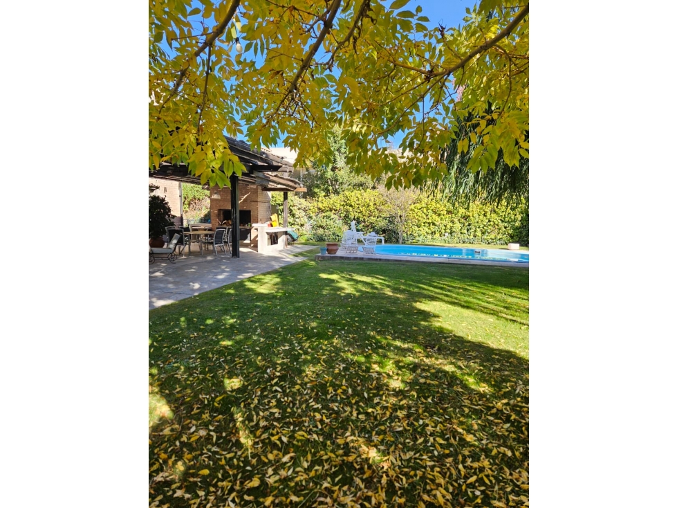 Venta Casa 4 dormitorios en Lujan de Cuyo Barrio Pueyrredón - 3