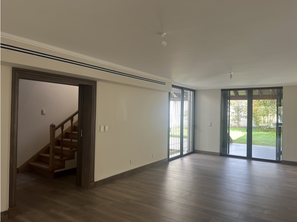 Venta Casa 5 dormitorios en Capital