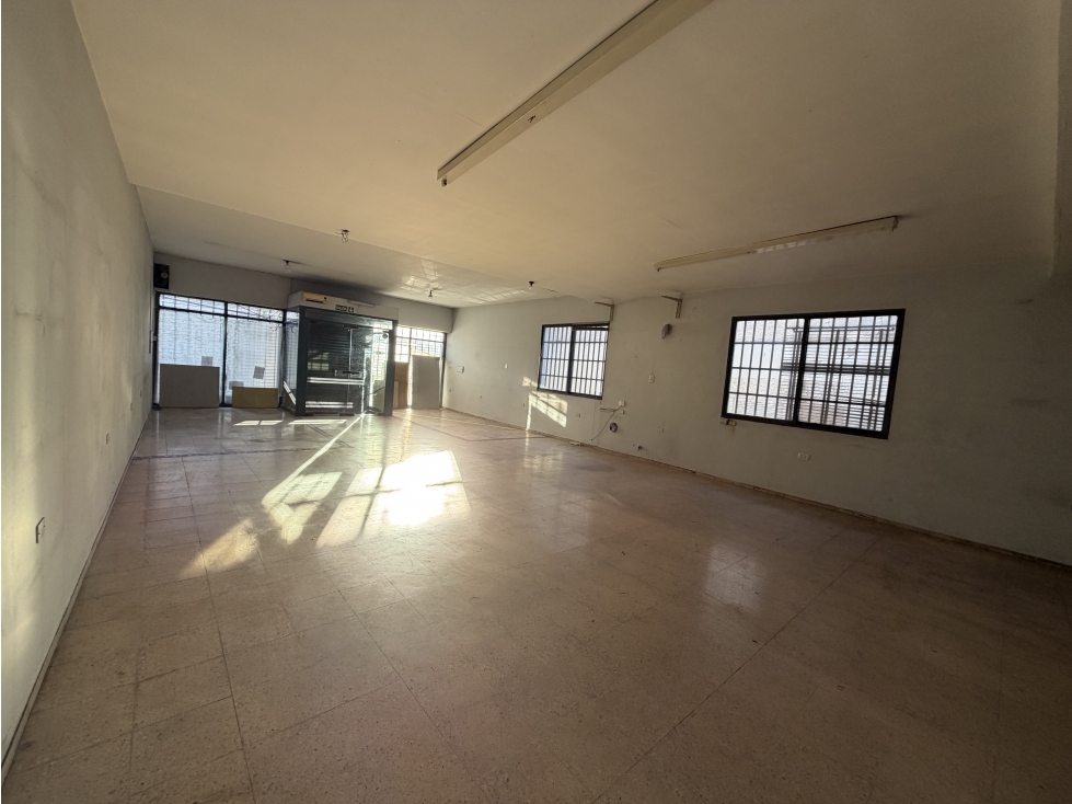 Venta de Local y Galpón en Ciudad - 5