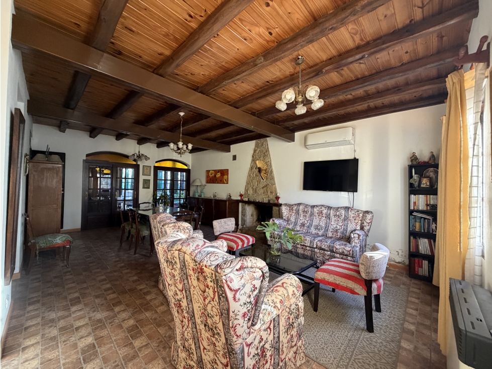 Venta de casa 4 ambientes en Guaymallén - 2
